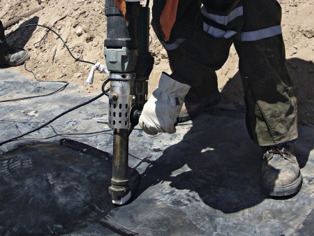 Ручной сварочный экструдер FUSION 3C работа в неудобных местах